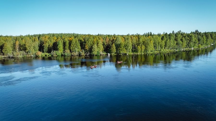 Midnight Sun canoeing, paddling, safari, Pure Lapland, Rovaniemi Lapland