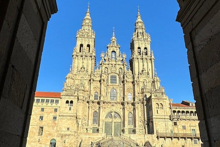 SANTIAGO DE COMPOSTELA + BRAGA: Private Tour from Porto
