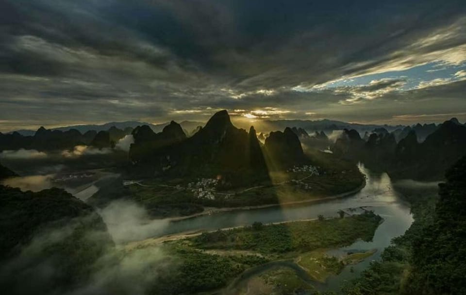 Private Sunrise Tour of Xianggong Mountain in Yangshuo