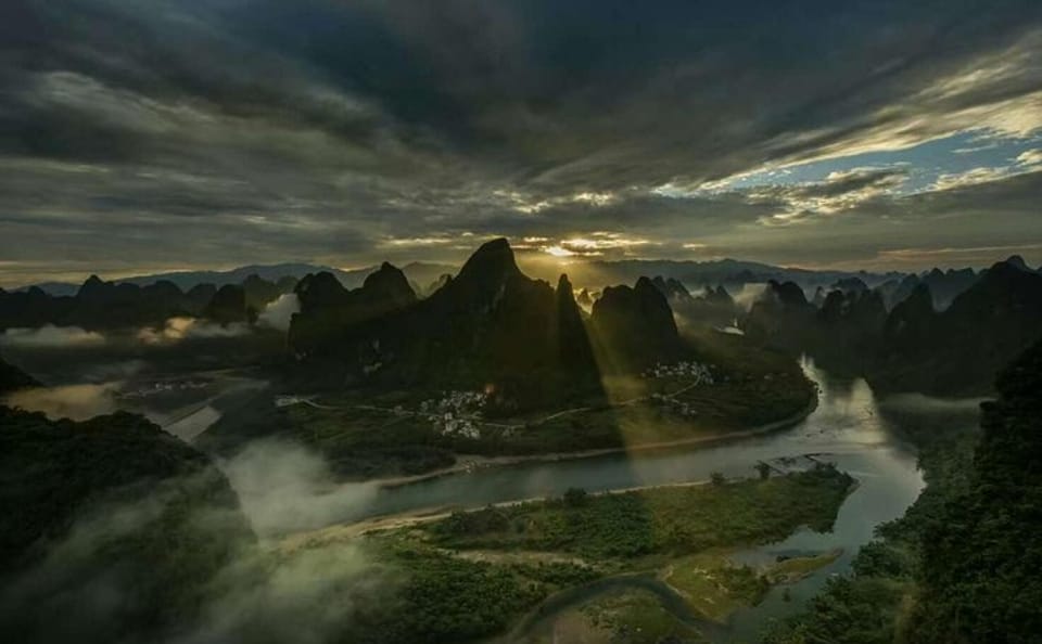 Private Sunrise Tour of Xianggong Mountain in Yangshuo