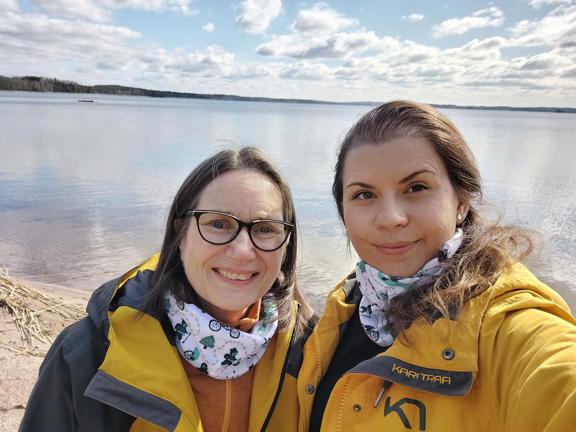 Saimaa guides Hanna and Larissa