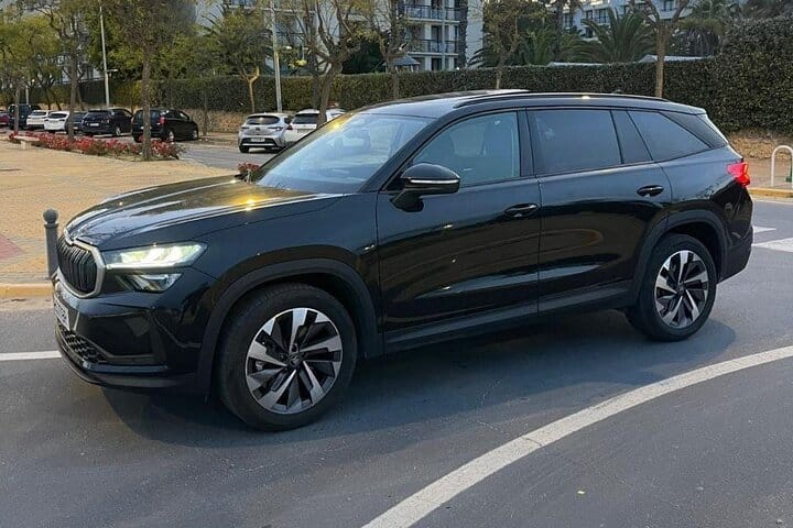 Private Transfer Between Paris and Portugal 10