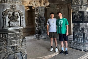 Cultural Tour from Hubli to Badami, Hampi, and Mysore
