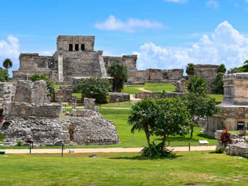 Chichen Itza, Cenote & Valladolid Tour