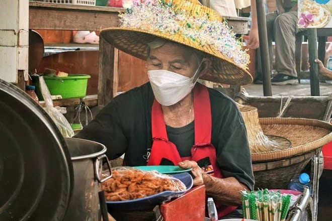 damnoen saduak floating market