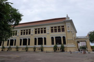 Historic Neighbourhoods of Talad Noi and Chinatown on Foot