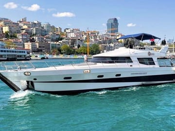 Private Bosphorus Yacht Cruise in Istanbul – Luxury Yacht Tour