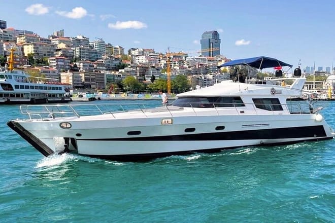 Private Bosphorus Yacht Cruise in Istanbul – Luxury Yacht Tour