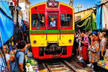 Private Tour of Maeklong Railway Market and Floating Market