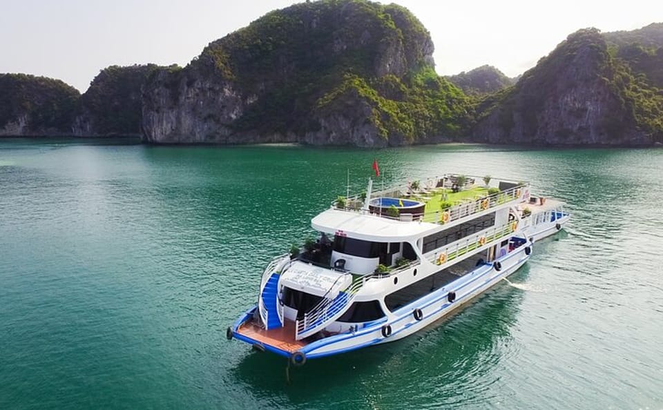 Luxury Halong Bay Cruise with Transfer from Hanoi