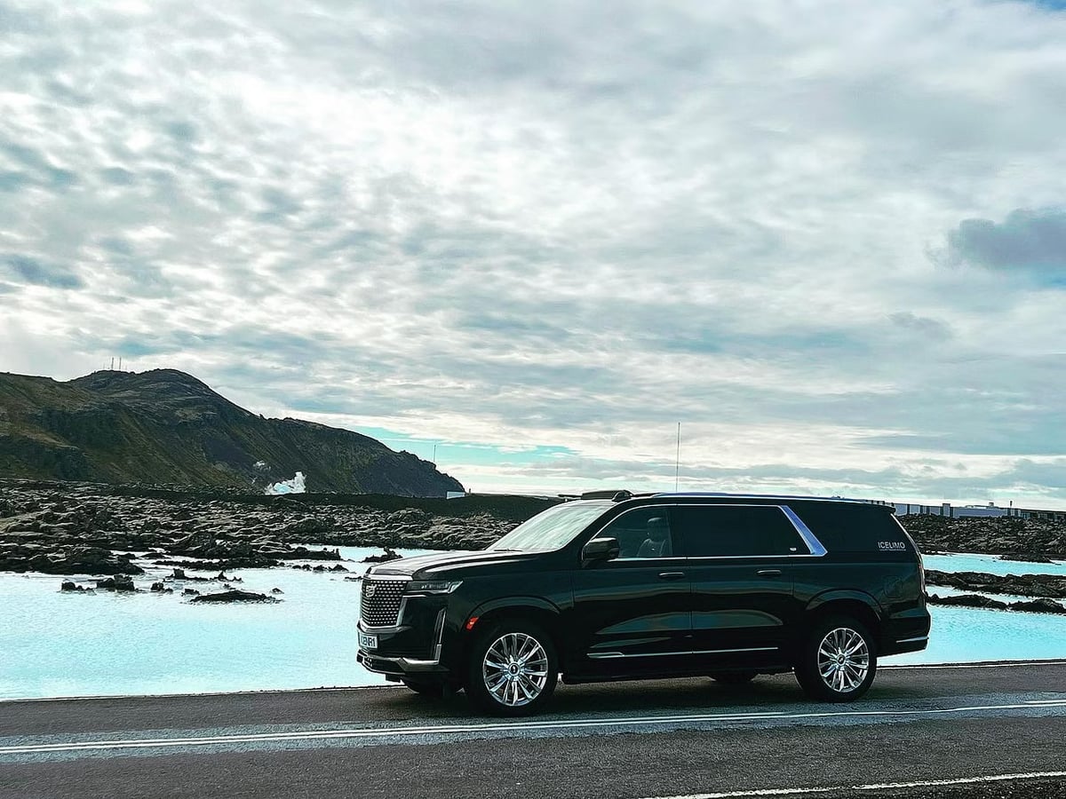 Private transport Reykjavik - Hvammsvik Hot Springs transfer with 3h wait - SUV 5 Pax, by Icelimo Luxury Travel