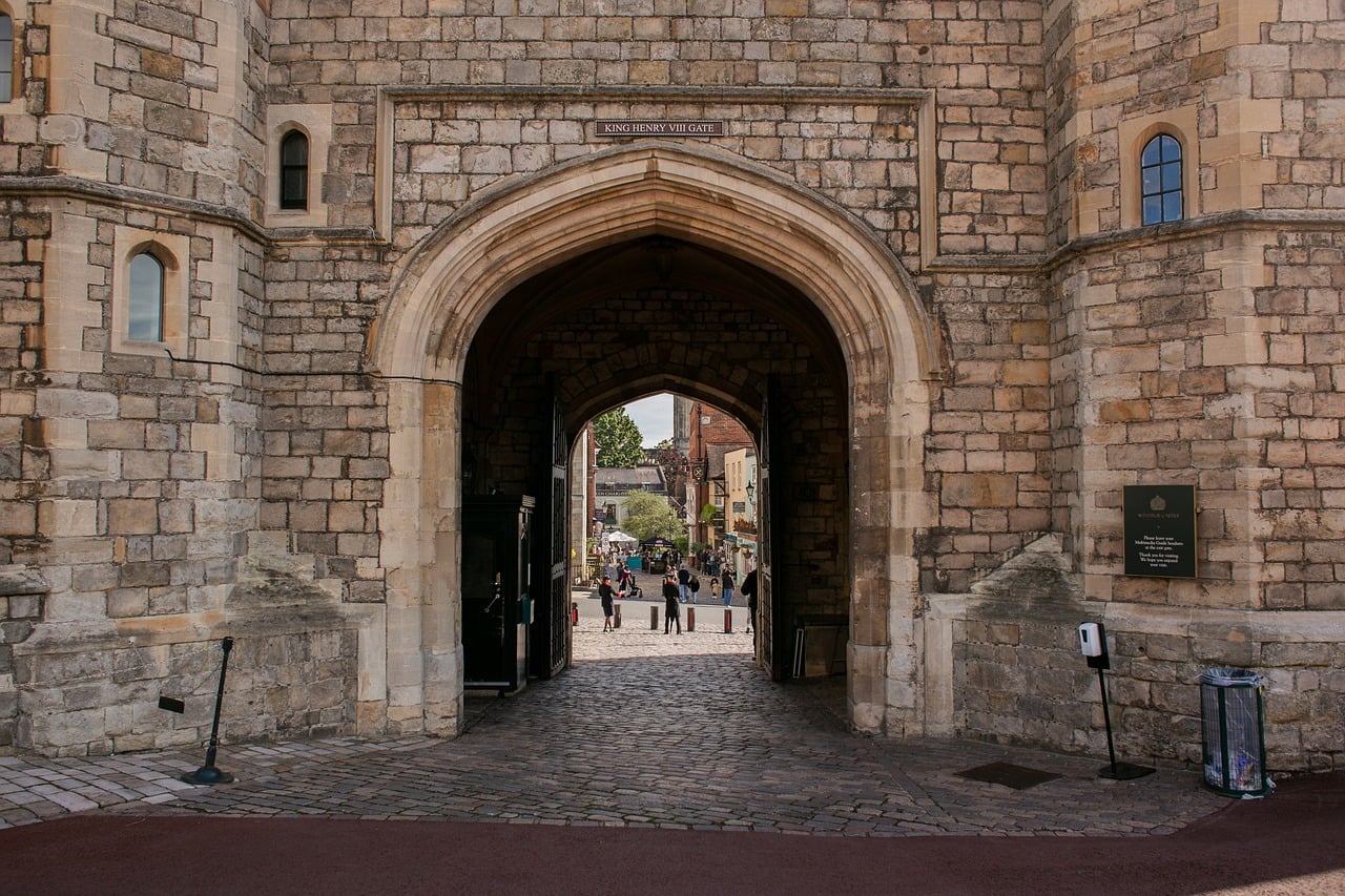Windsor Castle Hampton Court palace Private Tour with Ticket 7