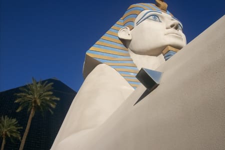 Explore Historical Alexandria: Roman Theater, Catacombs & Library Tour