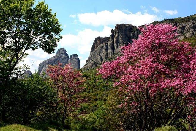 Easy Hiking Adventure at Meteora 3