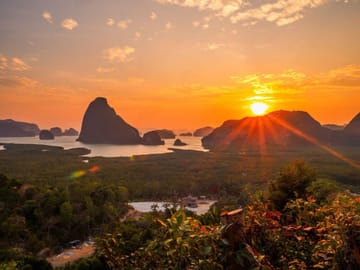 Samet Nangshe Viewpoint and Cheow Lan Lake Adventure Tour