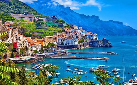Amalfi Coast Day Trip from Naples: Explore Positano and Amalfi