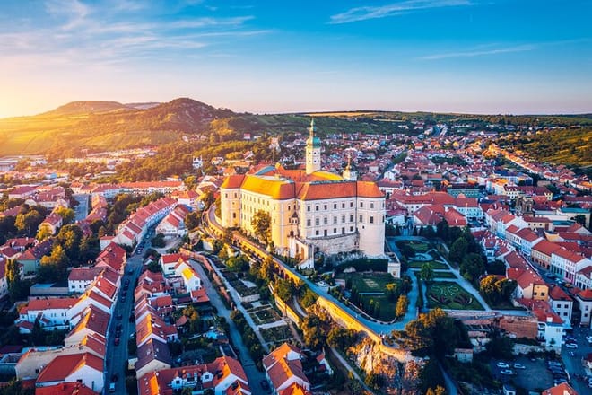From Prague to Vienna Full Day City to City Private Tour