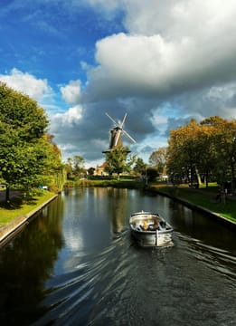 Leiden and Haarlem Private Luxury Car Tour from Amsterdam