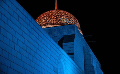 Muscat Night Sightseeing Tour with Local Guide
