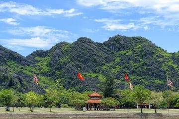 Ninh Binh Daily Tour: Hoa Lu -Mua Cave -Tam Coc- Bike-Swimming with Sunset Party