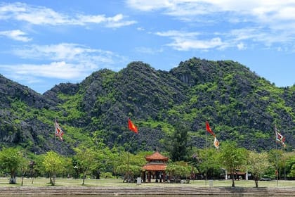 Ninh Binh Daily Tour: Hoa Lu -Mua Cave -Tam Coc- Bike-Swimming with Sunset Party