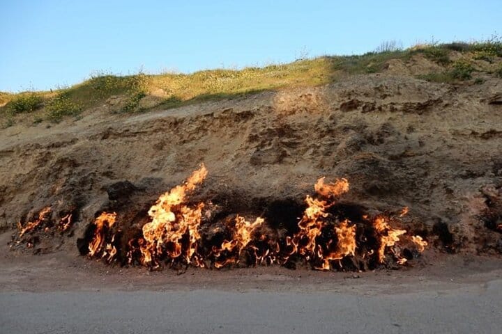 Gobustan-Mud volcanoes-Fire temple-Fire Mountain-tour-Zorooastirsm-fire-tour-Worshipper-legacy-tour