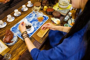 Hanoi Tea Tasting Experience with Local Artisan Guide