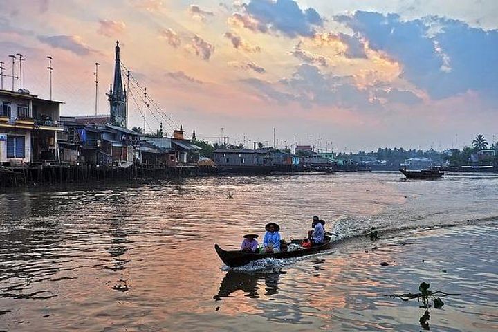 Private Mekong Delta Tour from Ho Chi Minh City: Boat, Bike & Local Cuisine