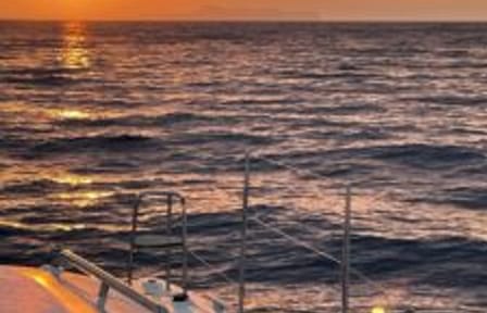 Rethymno: Luxury Sunset Cruise with Dinner and Drinks