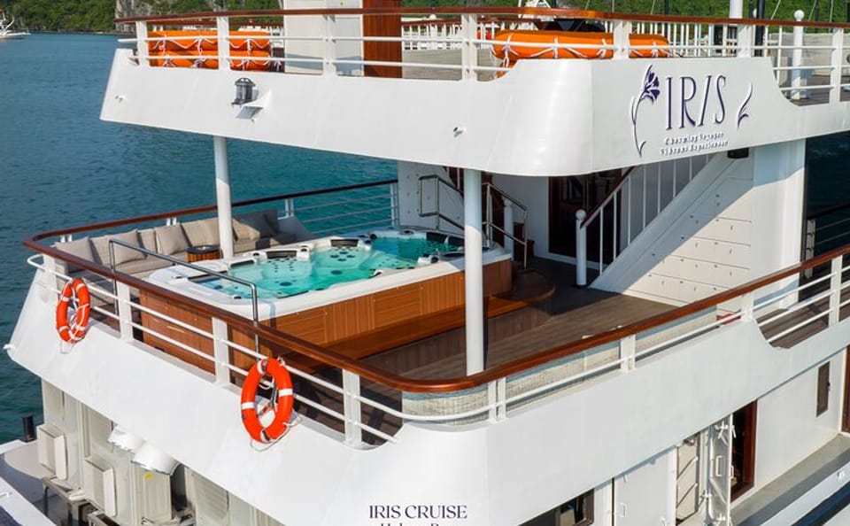 Luxury Day Cruise with Jacuzzi Pool in Halong Bay