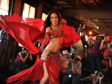 Dinner Cruise 5 Star – 4 Star with Bely Dance – Tanwra Show