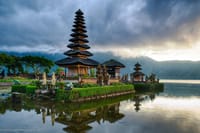 Ulundanu Beratan Lake Side Temple