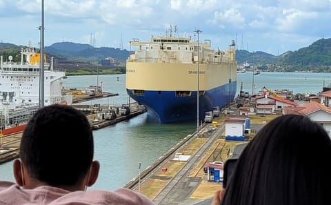 Half-Day Panama City and Canal Tour with Old Town Walk