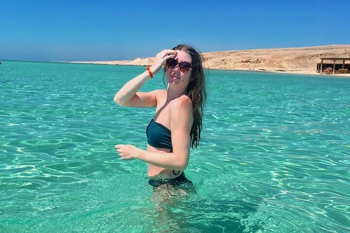 Hula Hula Paradise Island Sea Trip with Intro Diving – Hurghada