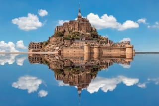 Mont Saint-Michel and Calvados Tasting Private Tour from Paris