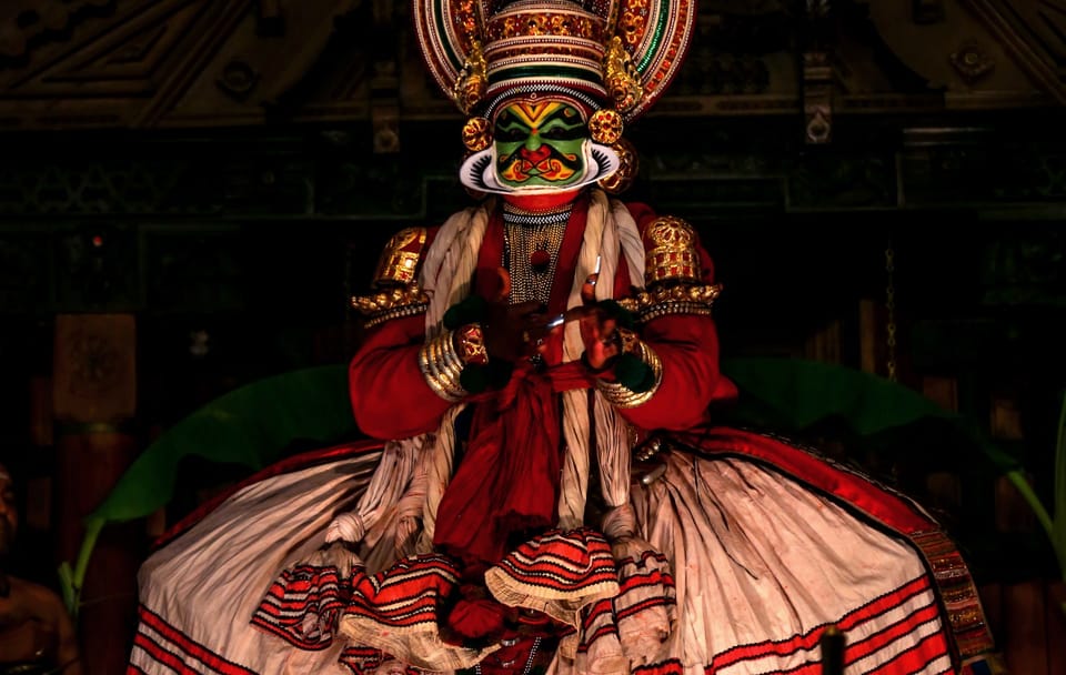 Cultural and Scenic Tour from Mumbai to Kerala's Backwaters