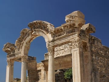Private Ephesus Ancient City Tour with Lunch from Izmir