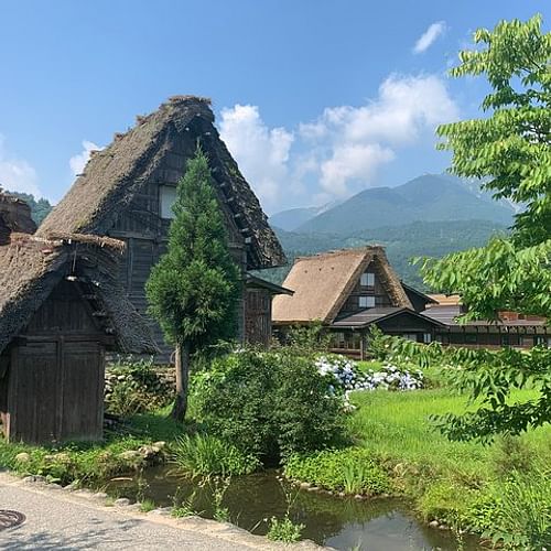 Shirakawa-go Half day tour (UNESCO World Heritage near Takayama)