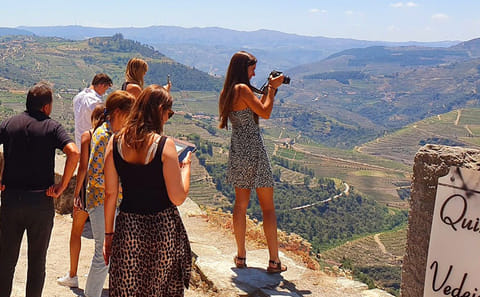 Douro Valley Wine Tour from Porto with Lunch and Tastings