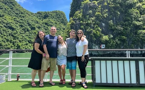 Halong Bay Luxury Day Cruise with Scenic Views and Lunch