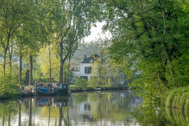 Weesp & Loenen aan de Vecht Private Tour – Premium Car & Official Guide 4