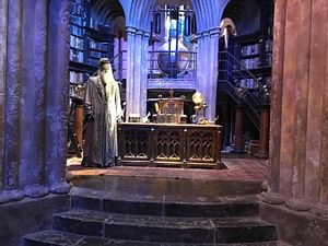  Harry Potter Studios and Walking Tour of London Film Locations