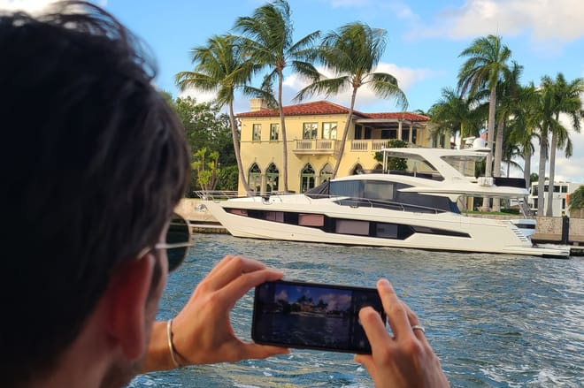 Fort Lauderdale: Millionaire's Homes and Megayachts Cruise + Free Drink