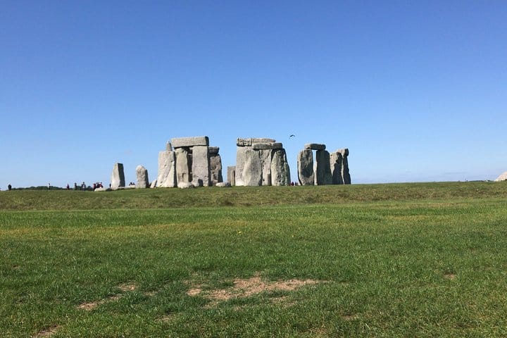 Full-Day Private Tour to Salisbury, Stonehenge and Woodhenge  9