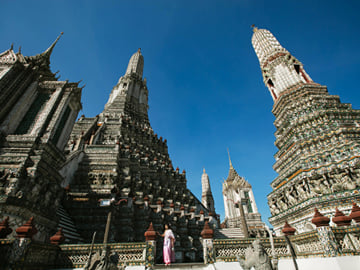 Bangkok and Phuket Beach Small Group Cultural Tour