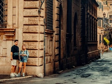 Couples Photoshoot Experience on the Streets of Rome