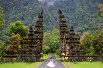 Bali Highlands Photography Tour at Handara Gate and Beyond