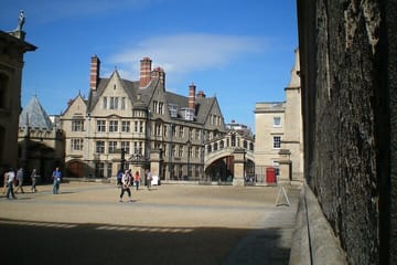 Oxford Tour from London includes Private Transport and Tickets