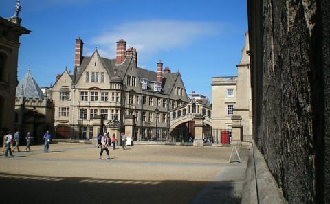 Oxford Day Tour from London with Private Transport and Guide