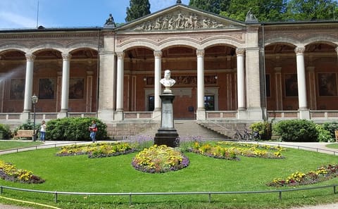 Guided City Tour of Baden-Baden's Kurhaus and Landmarks